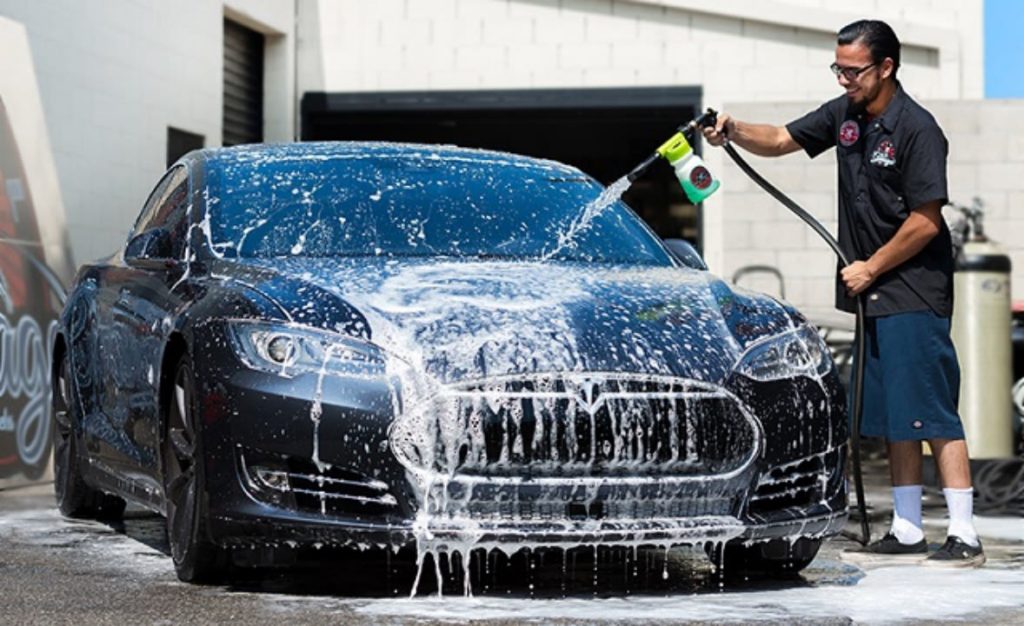 Automatic Car Wash vs. Manual Car Wash Which is Better for Your